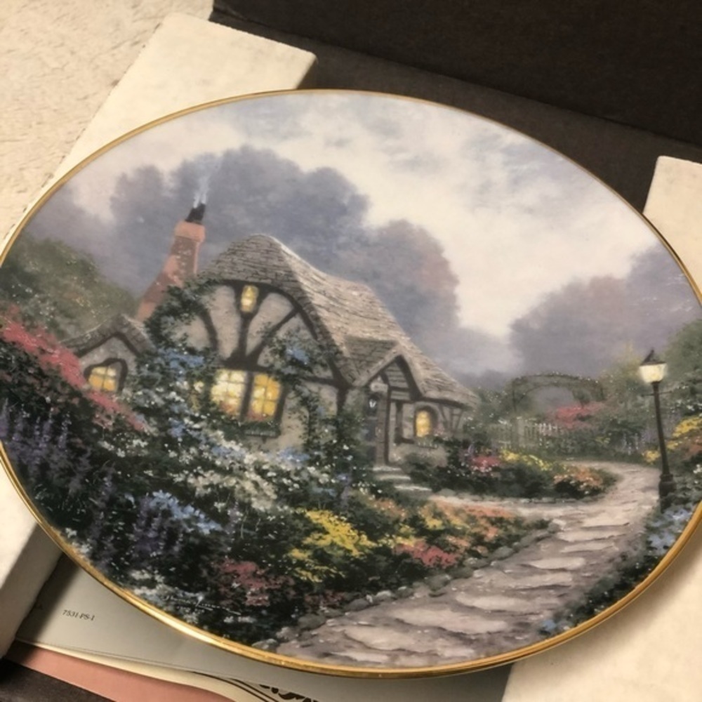 THOMAS Kinkade Chandler's Cottage Collector's Plate - Picture 4 of 6